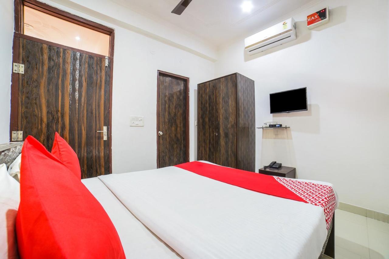 Hotel Oyo 36978 Harsh 3*